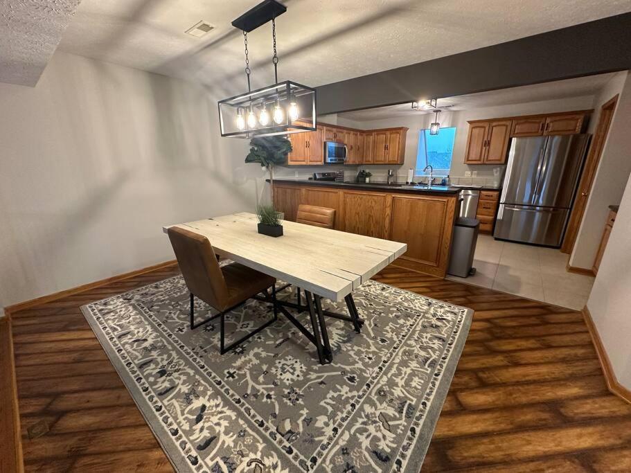 Inviting 3 Bed 2.5 Bath Townhome In Wadsworth Eksteriør billede