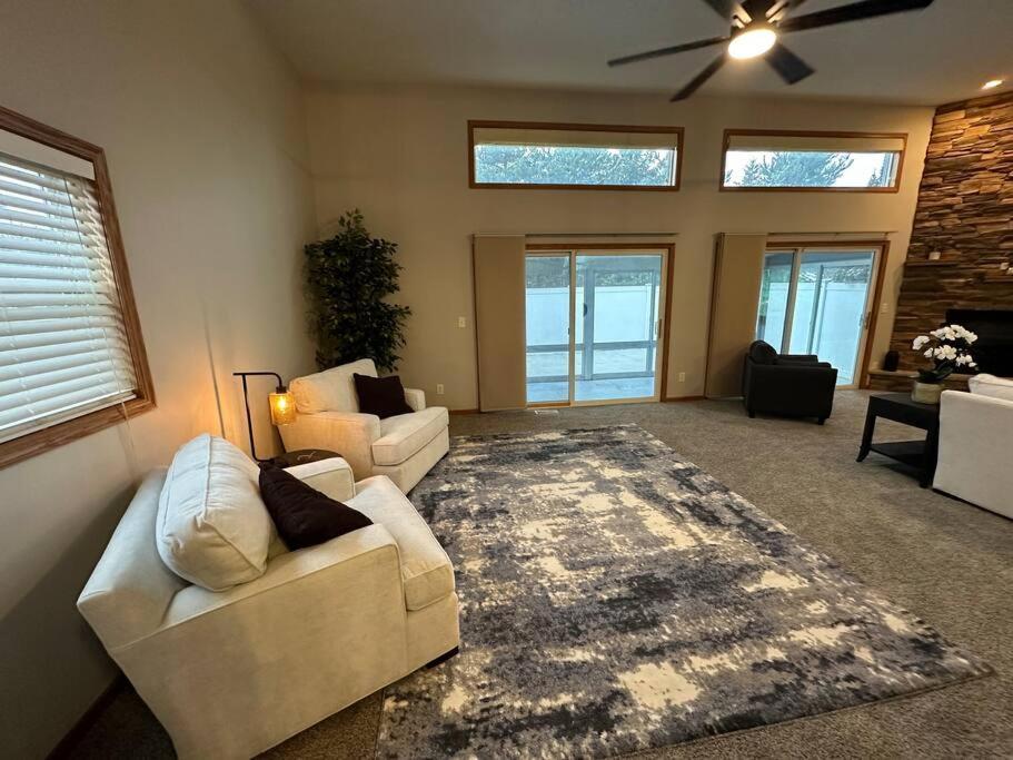 Inviting 3 Bed 2.5 Bath Townhome In Wadsworth Eksteriør billede