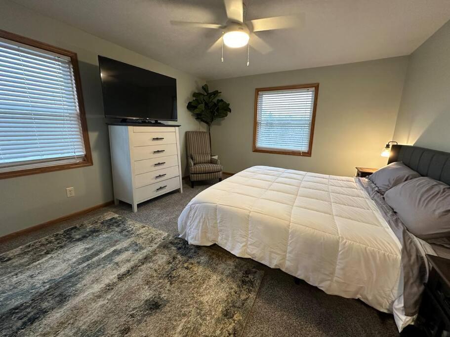 Inviting 3 Bed 2.5 Bath Townhome In Wadsworth Eksteriør billede