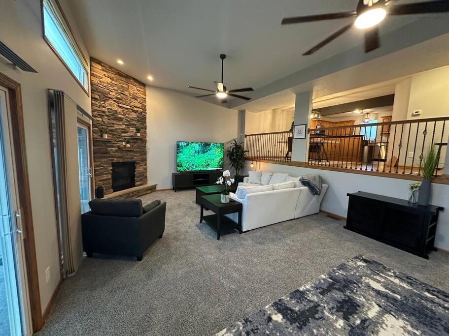 Inviting 3 Bed 2.5 Bath Townhome In Wadsworth Eksteriør billede
